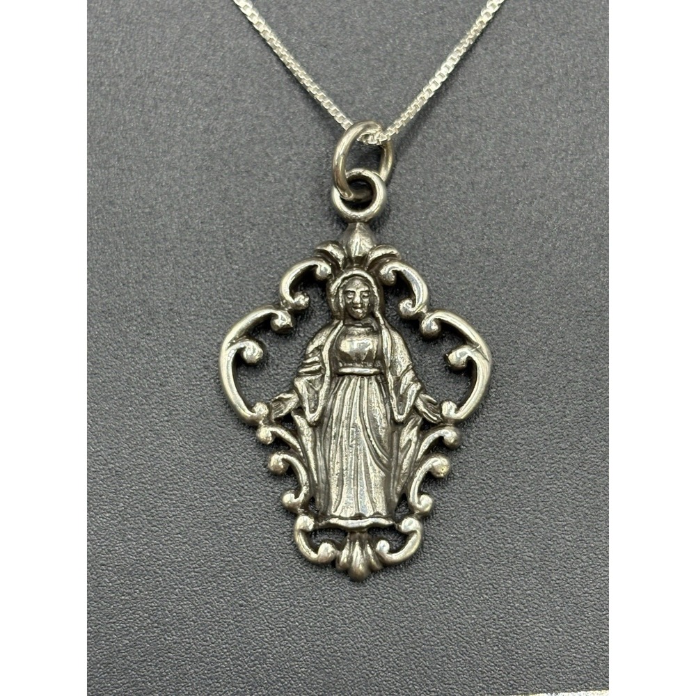 New Condition 24" Sterling Silver Virgin Mary Pendant Necklace 925 8 Grams